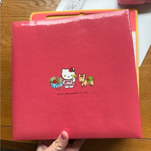 Vintage Y2K Hello Kitty Flower Shop Photo Album with Prompt Writing - Picture 4 of 4